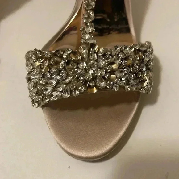 Badgley Mischka Collection Badgley Mischka Crystal Embellished great condition - Picture 7 of 12